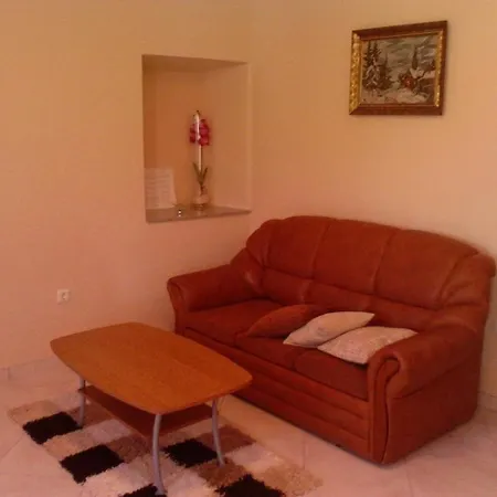 Apartment Grosse In Mit Eigener Terrasse *
